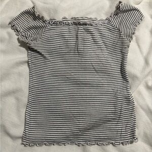 Off the shoulder tee